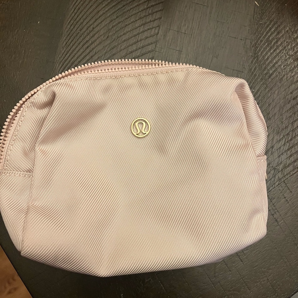 Lululemon small makeup bag